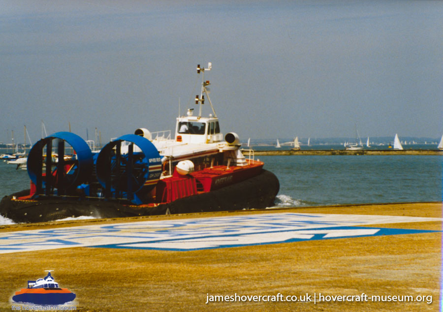 AP1-88 hovercraft promotional day by BHC -  (credit: The <a href='http://www.hovercraft-museum.org/' target='_blank'>Hovercraft Museum Trust</a>).